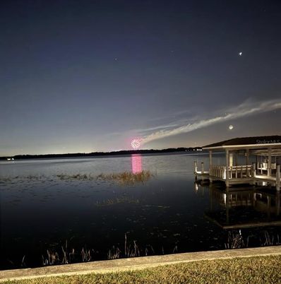 Exterior, Lake