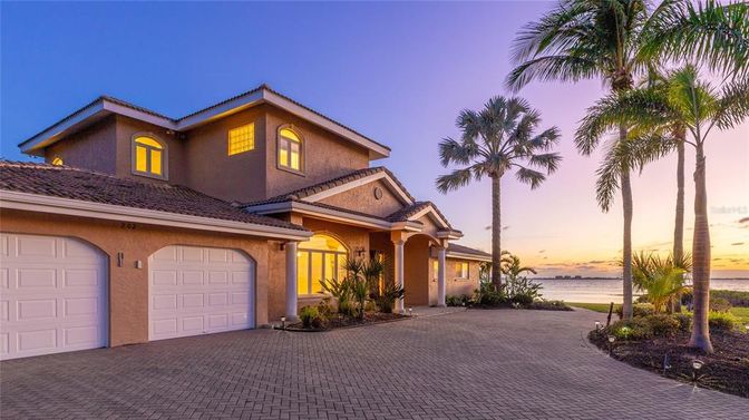 Attached, Exterior, Facade, Water, Mediterranean