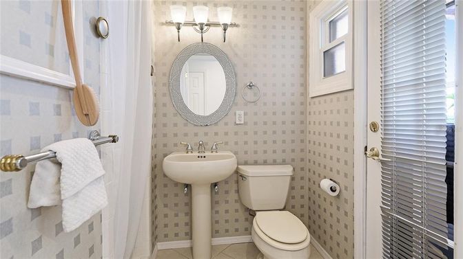 Bathroom, Interior