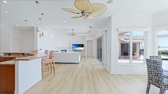 Interior, Living room, Pendant Lights, Recessed Lighting, Wood Texture Flooring