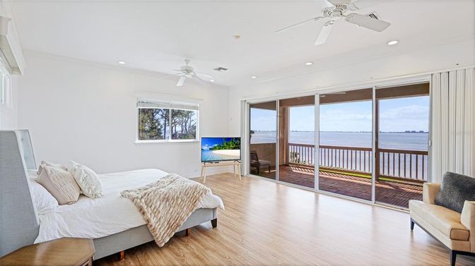 Bedroom, Interior, Recessed Lighting, Water, Wood Texture Flooring