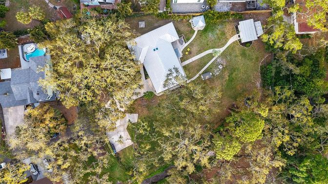 Exterior, Drone