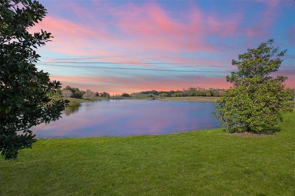 Exterior, Lake
