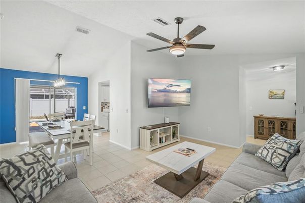 Dining room, Interior, Living room, Pendant Lights