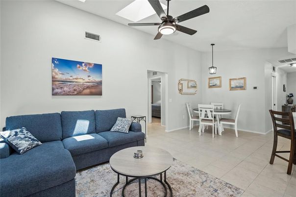 Dining room, Interior, Living room, Pendant Lights
