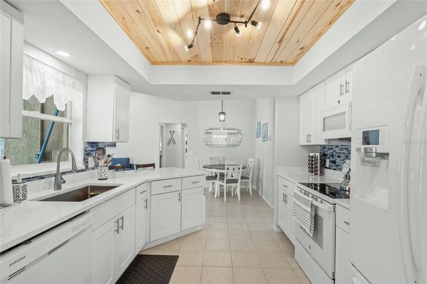 Dining room, Interior, Kitchen, Pendant Lights, Recessed Lighting, Wooden Ceilings