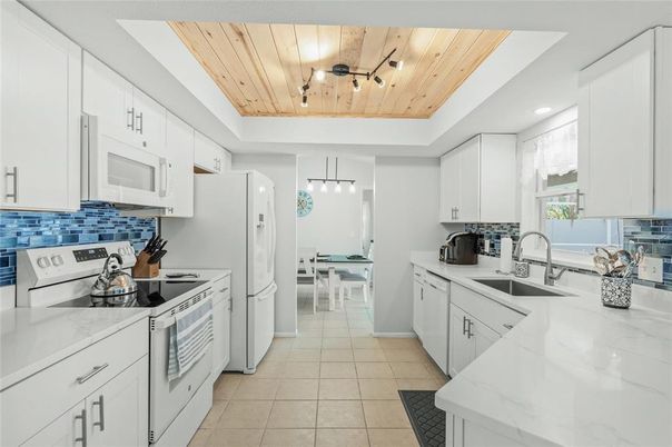 Dining room, Interior, Kitchen, Pendant Lights, Recessed Lighting, Wooden Ceilings
