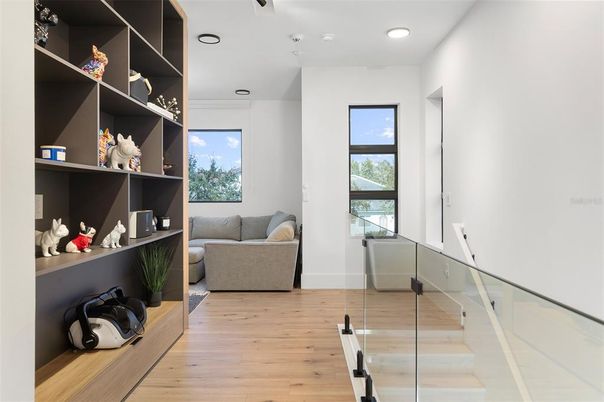 Home Office, Interior, Recessed Lighting, Wood Texture Flooring