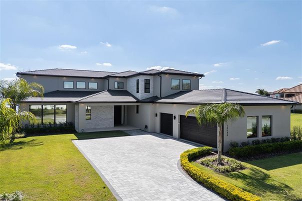 Attached, Exterior, Facade, Modern