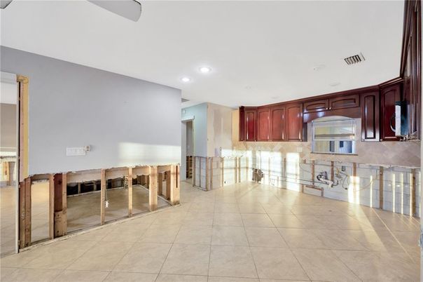 Empty room, Interior, Recessed Lighting