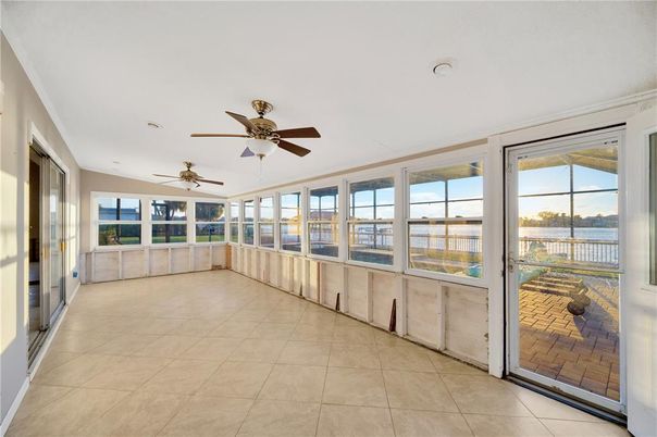 Empty room, Interior, Sun Room