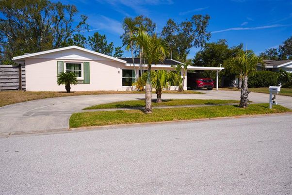 Backyard, Exterior, Facade, Ranch
