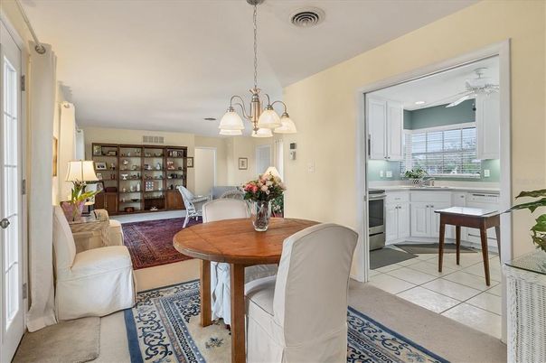 Chandelier, Dining room, Interior, Kitchen, Living room