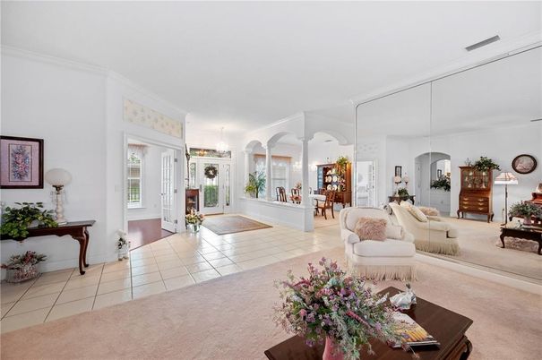 Chandelier, Interior, Living room