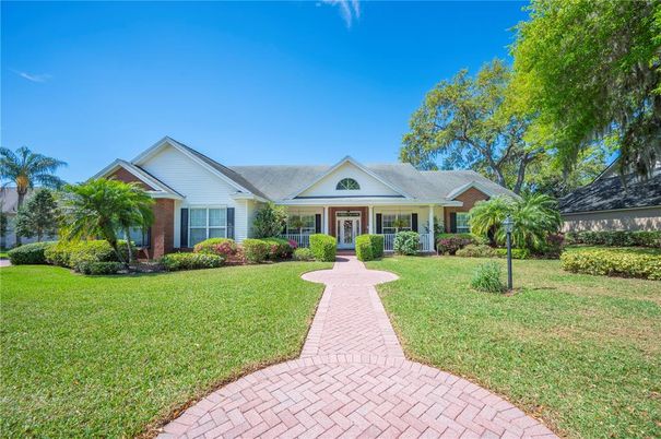 Backyard, Exterior, Facade, Brick Facade, Ranch