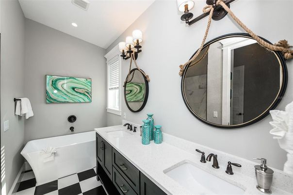Bathroom, Dual Sink Vanities, Interior, Recessed Lighting