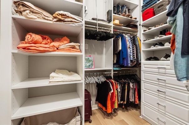 Interior, Walk-in Closets, Wood Texture Flooring
