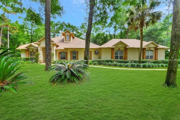 Backyard, Exterior, Facade, Ranch
