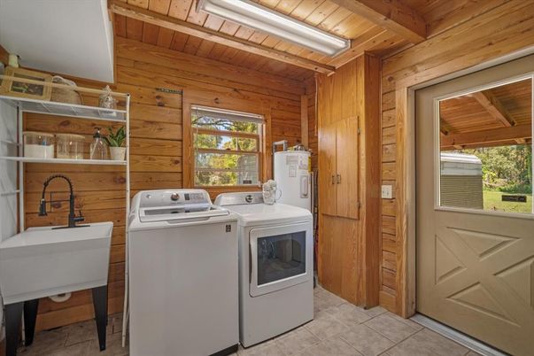 Interior, Washer, Wooden Beams, Wooden Ceilings, Wooden Walls