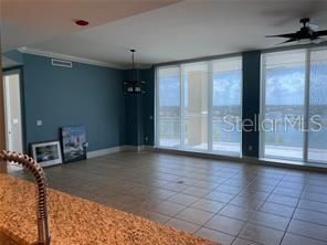 Empty room, Interior, Pendant Lights