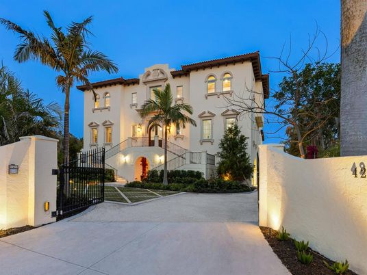 Exterior, Facade, Spanish Mediterranean