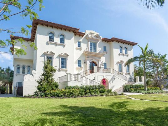 Backyard, Exterior, Facade, Mediterranean