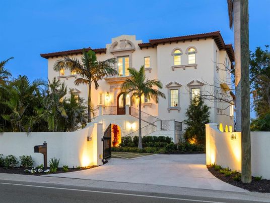 Exterior, Facade, Spanish Mediterranean