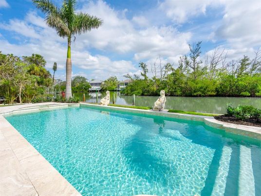 Exterior, Pool, Water