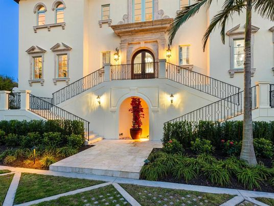 Exterior, Facade, Spanish Mediterranean