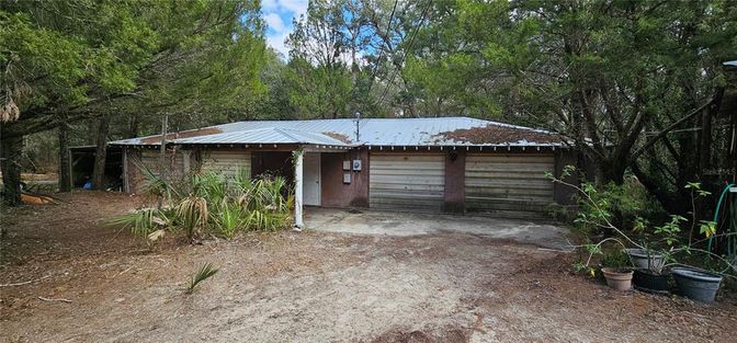 Detached Garage, Exterior