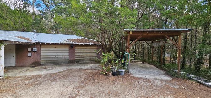 Detached Garage, Exterior