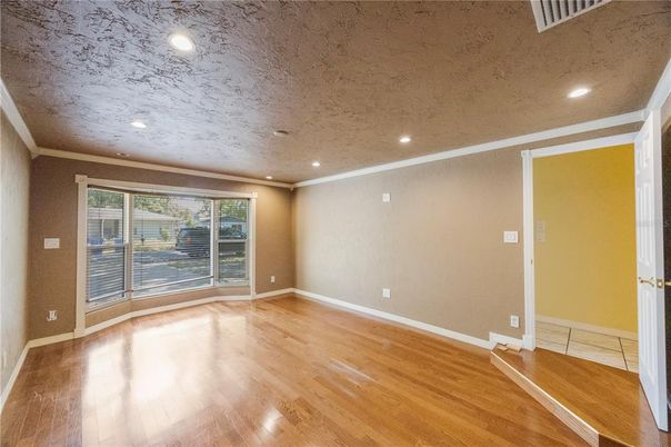 Empty room, Interior, Recessed Lighting, Wood Texture Flooring