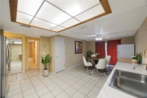 Dining room, Interior
