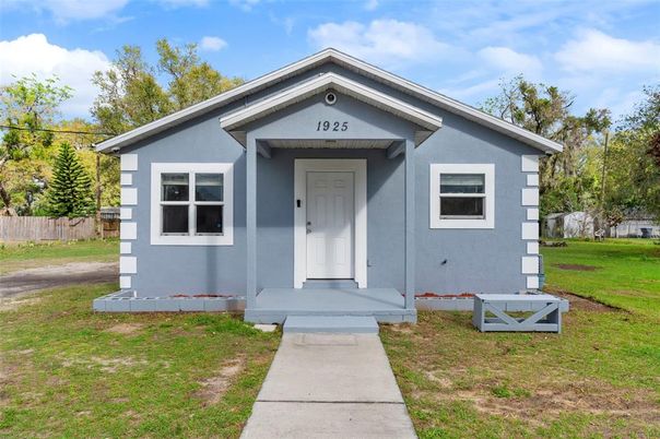 Exterior, Facade, None