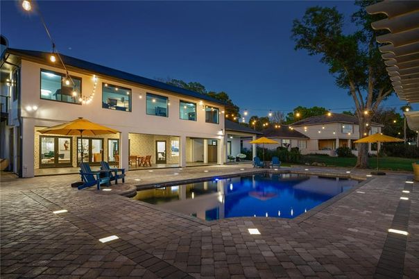 Exterior, Pool