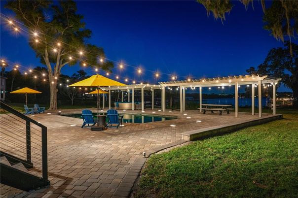 Exterior, Pool