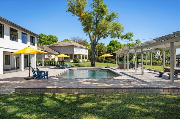 Exterior, Pool
