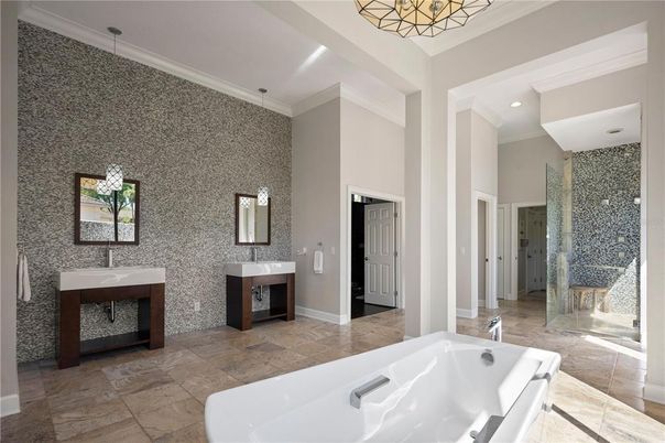 Bathroom, Dual Sink Vanities, Interior, Recessed Lighting