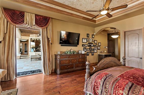 Bedroom, Interior, Pendant Lights, Wood Texture Flooring