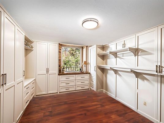 Interior, Walk-in Closets, Wood Texture Flooring