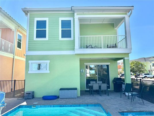 Exterior, Pool