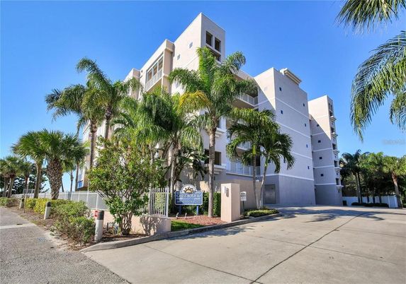 Exterior, Facade, Condo Building