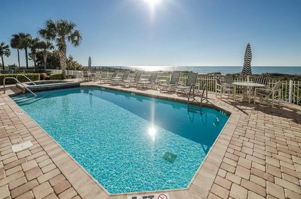 Exterior, Pool, Water
