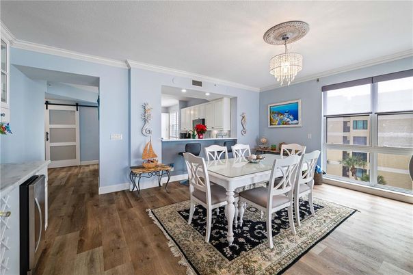 Chandelier, Dining room, Interior, Kitchen, Recessed Lighting, Wood Texture Flooring