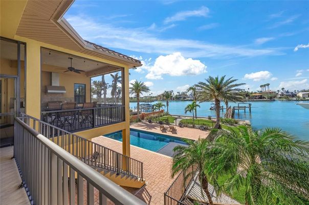 Exterior, Pool, Water