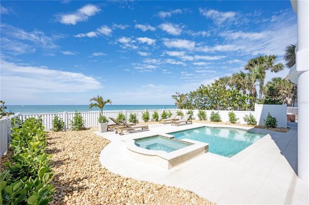 Exterior, Pool, Water