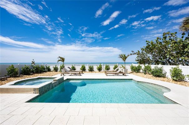 Exterior, Pool, Water
