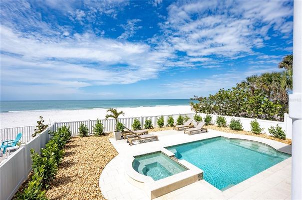 Exterior, Pool, Water