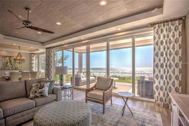 Chandelier, Dining room, Interior, Living room, Recessed Lighting, Wood Texture Flooring