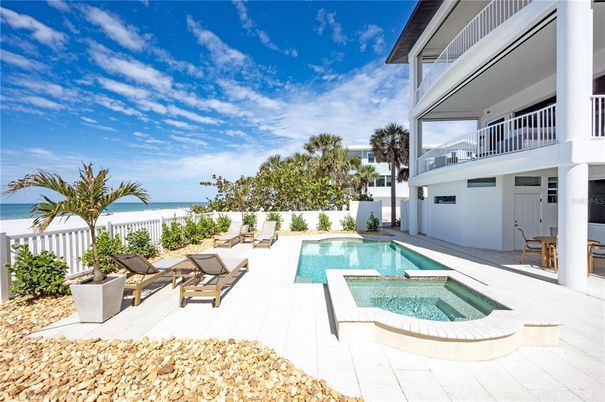 Exterior, Pool, Water
